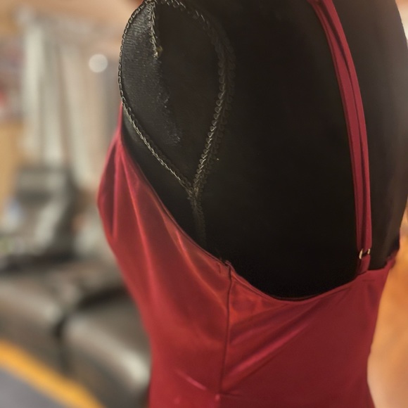 Gorgeous Windsor ruffle burgundy night dress size L New nonTags - Picture 2 of 6